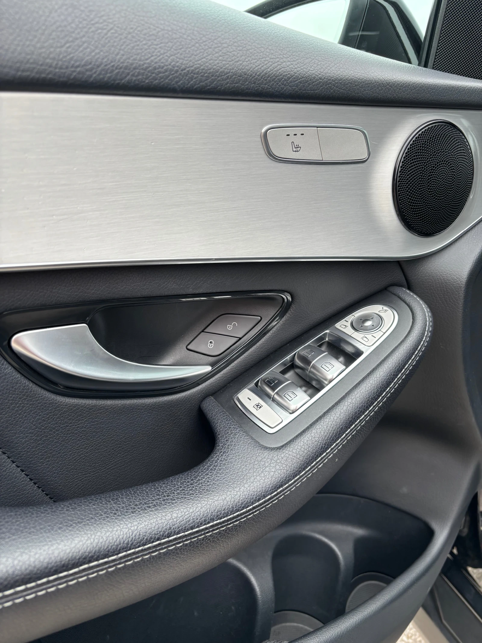 Mercedes-Benz GLC 250, снимка 9 - Автомобили и джипове - 54165705