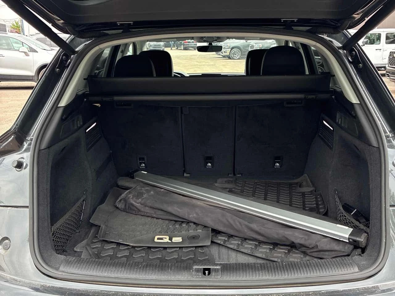 Audi Q5 * Komfort * CARFAX * ПОДГРЕВ * KEYLESS * , снимка 16 - Автомобили и джипове - 54869047