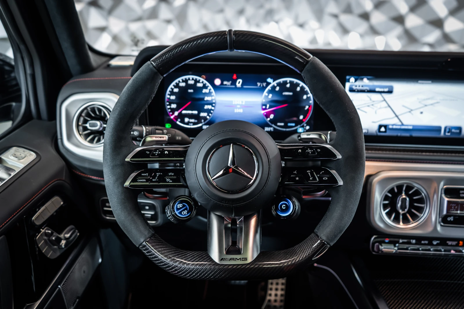 Mercedes-Benz G 63 AMG 4M AMG* Night* Pano* Burm, снимка 11 - Автомобили и джипове - 55143474