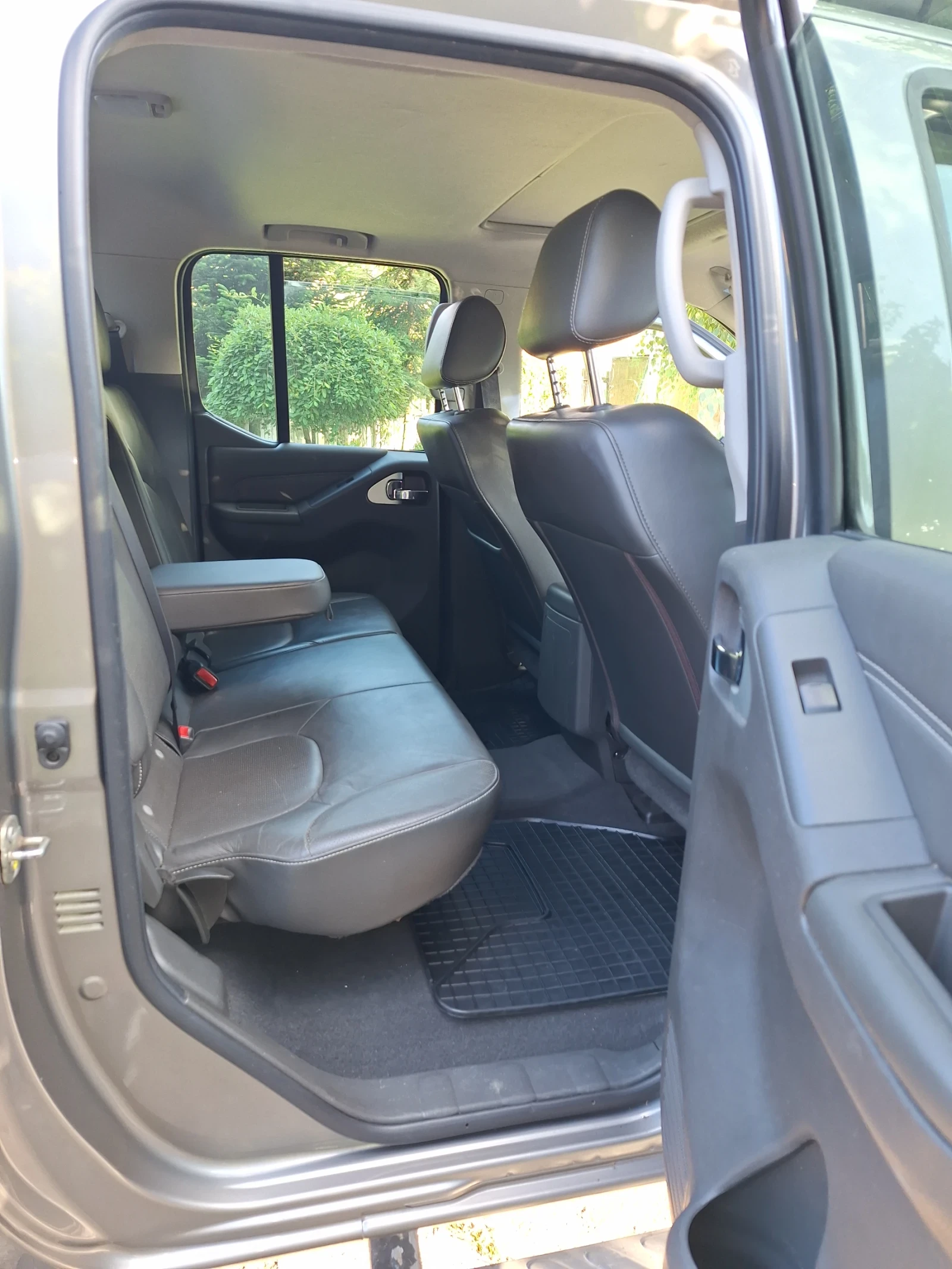 Nissan Navara 2.5 FULL, снимка 9 - Автомобили и джипове - 55304294
