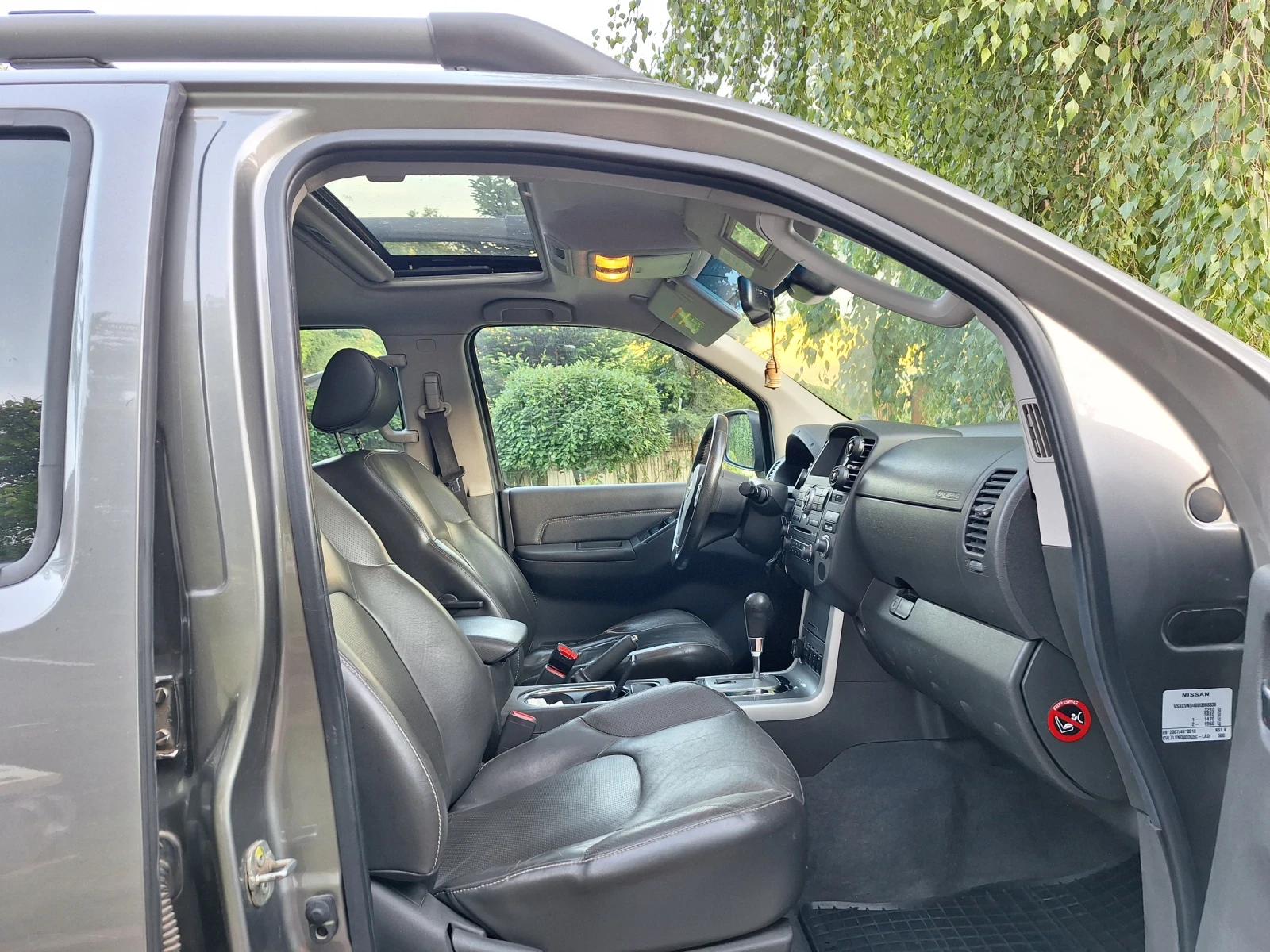 Nissan Navara 2.5 FULL, снимка 6 - Автомобили и джипове - 55304294