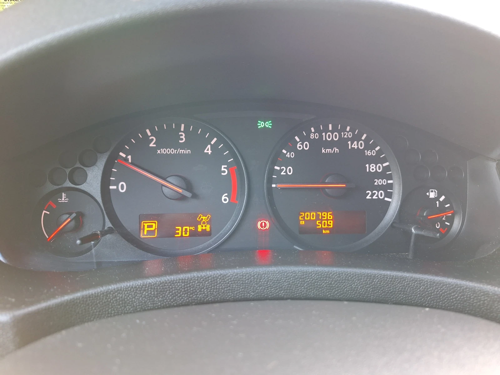 Nissan Navara 2.5 FULL, снимка 11 - Автомобили и джипове - 55304294
