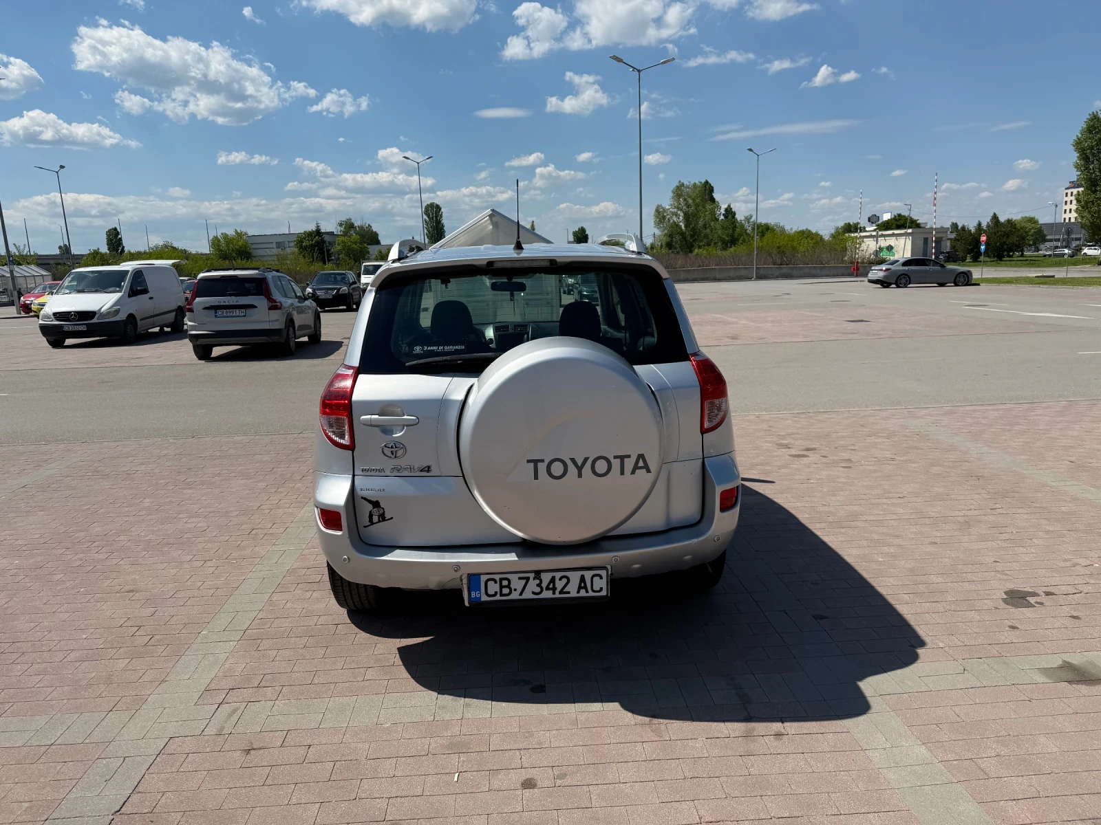 Toyota Rav4 2.2 D4D, снимка 2 - Автомобили и джипове - 55350001