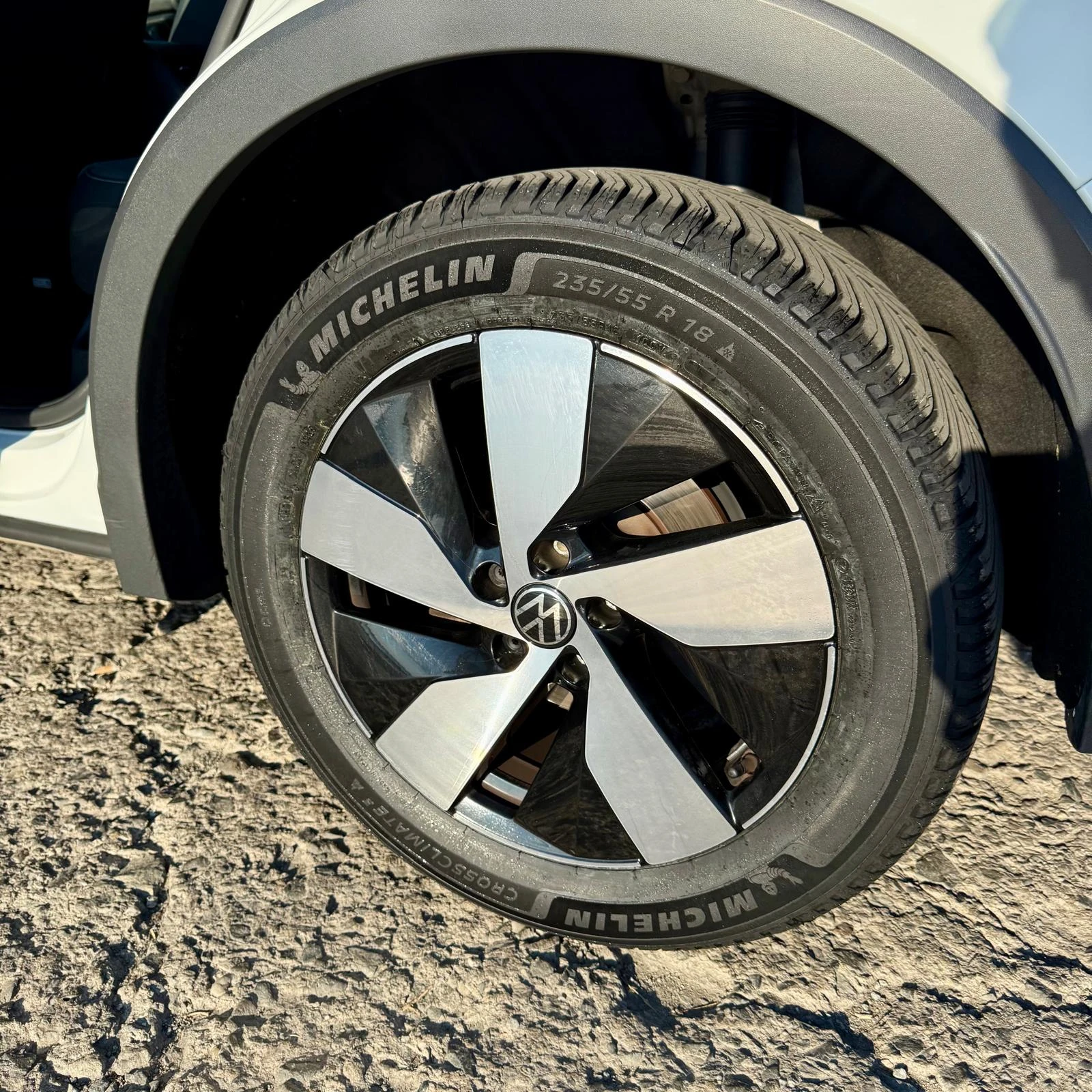 VW Tiguan 1.5 eTSI, снимка 7 - Автомобили и джипове - 55395724
