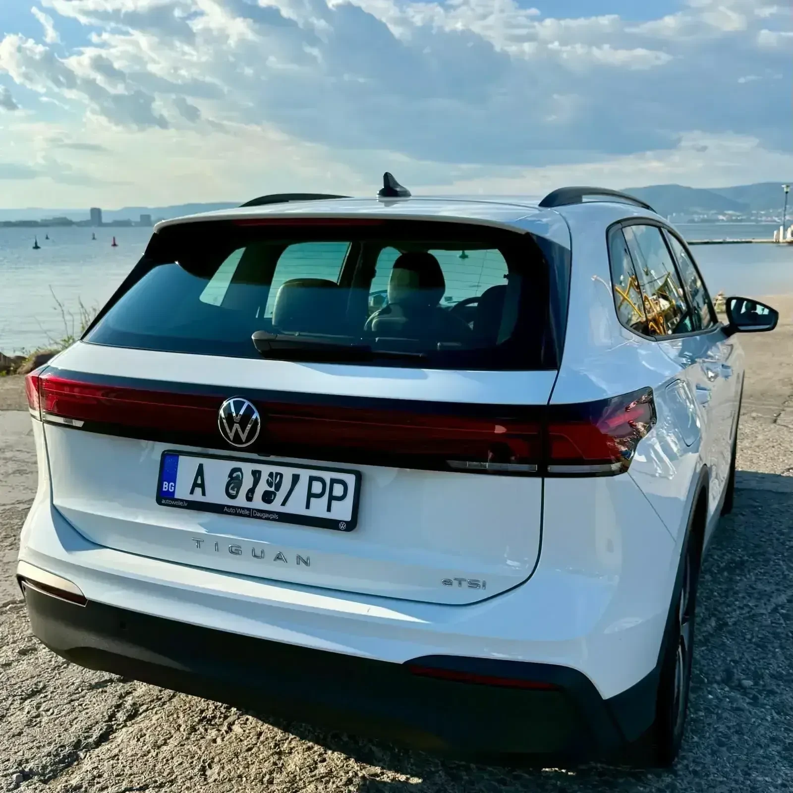 VW Tiguan 1.5 eTSI, снимка 2 - Автомобили и джипове - 55395724