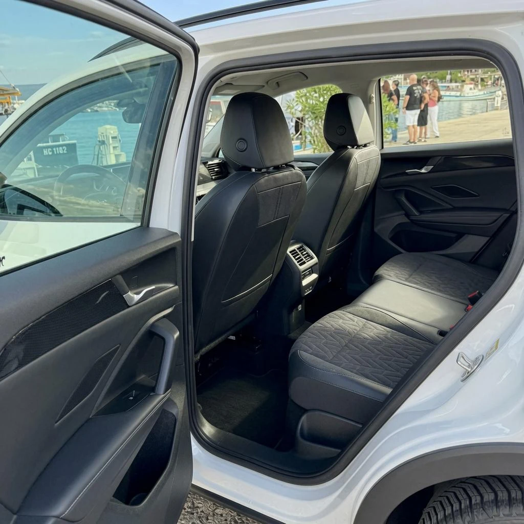 VW Tiguan 1.5 eTSI, снимка 10 - Автомобили и джипове - 55395724