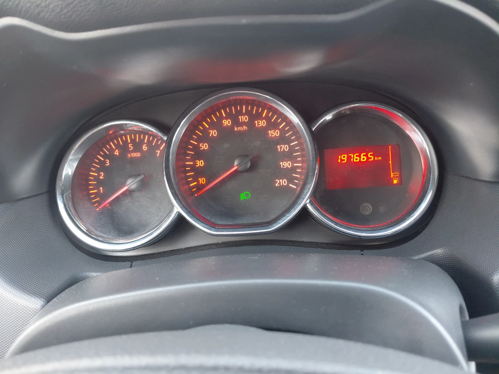 Dacia Duster 1.5dCi 4x4, снимка 16 - Автомобили и джипове - 55629483