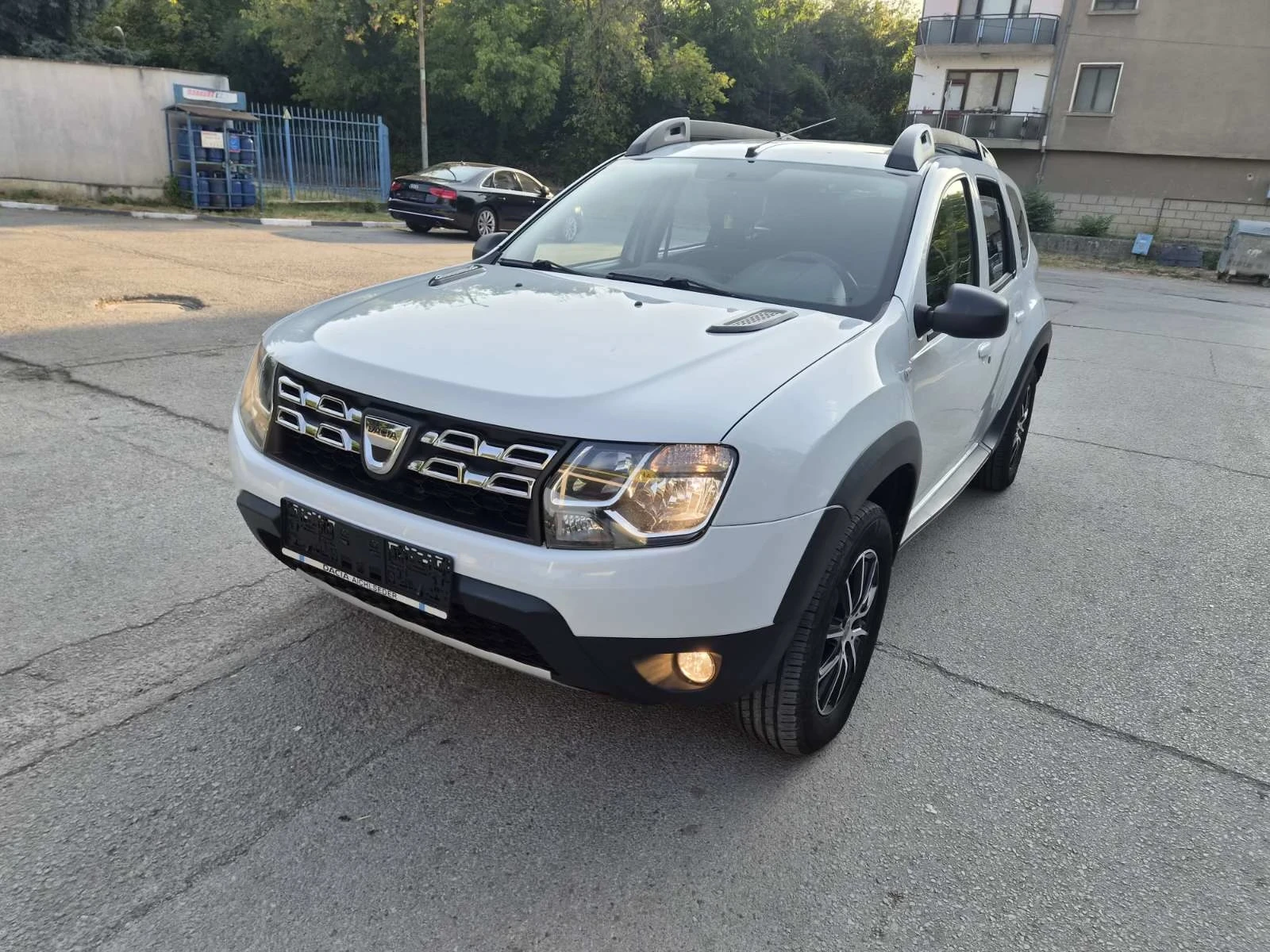 Dacia Duster 1.5dCi, снимка 9 - Автомобили и джипове - 55629483
