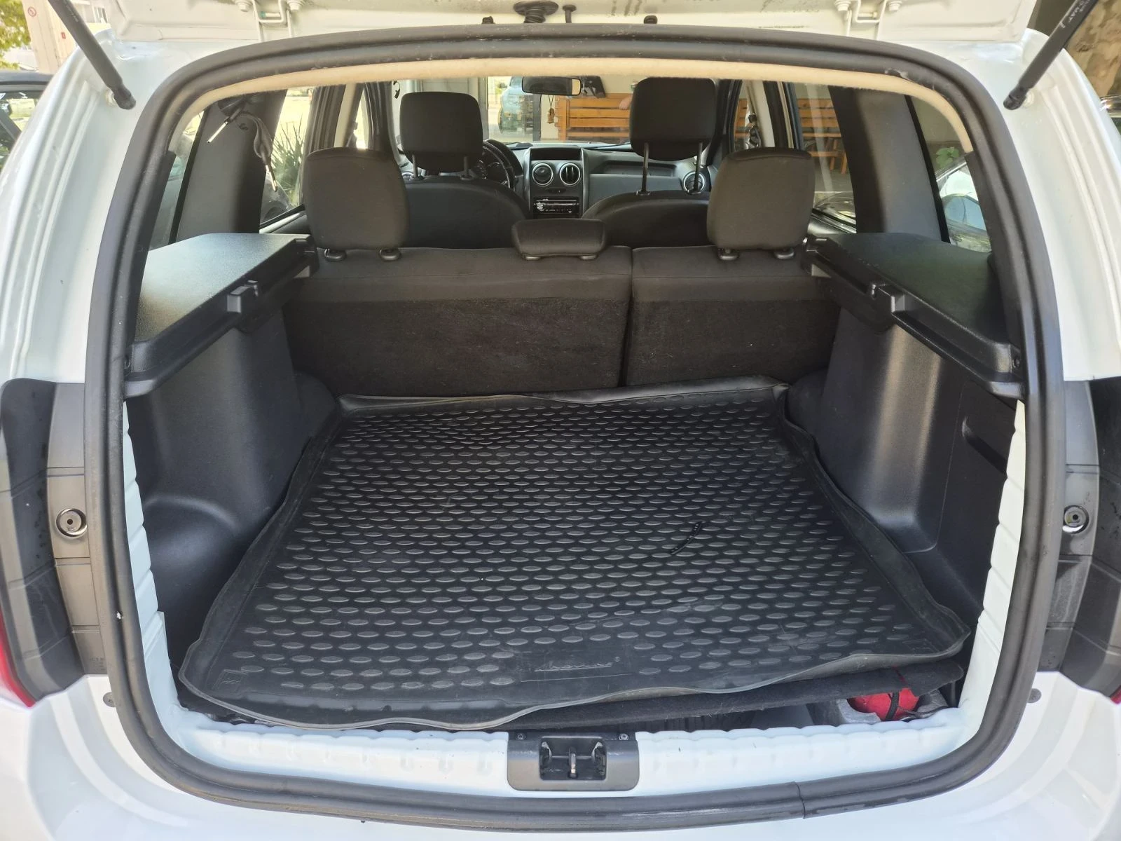 Dacia Duster 1.5dCi 4x4, снимка 17 - Автомобили и джипове - 55629483
