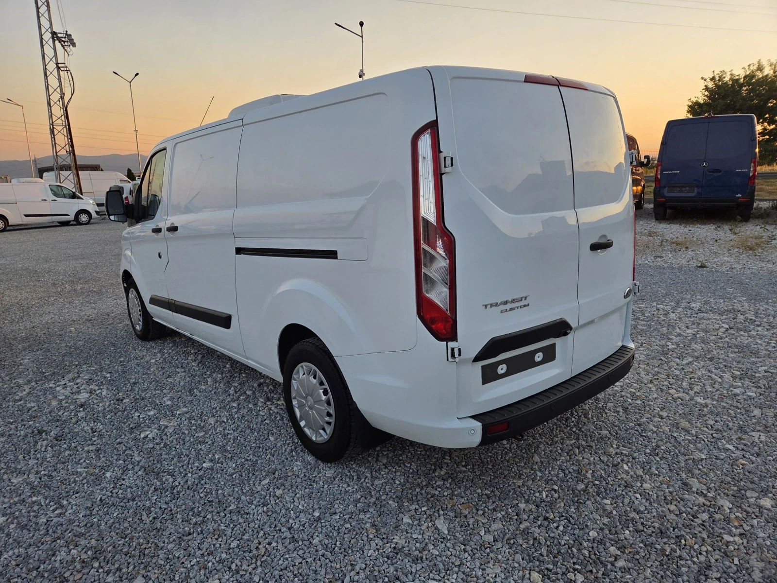 Ford Transit ХЛАДИЛЕН, ЕВРО 6, ДВЕ СТРАНИЧНИ, КЛИМА - изображение 3