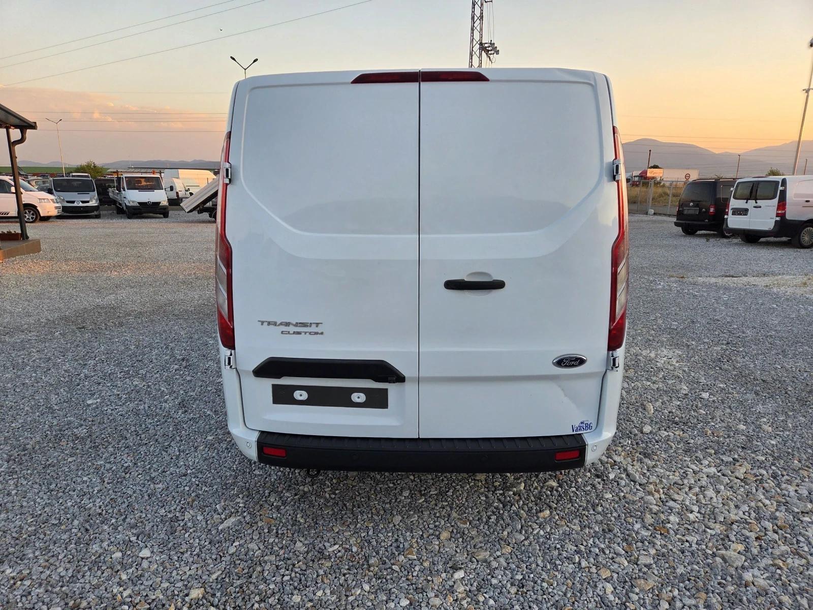 Ford Transit ХЛАДИЛЕН, ЕВРО 6, ДВЕ СТРАНИЧНИ, КЛИМА - изображение 4