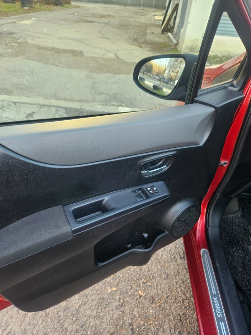 Toyota Yaris, снимка 6 - Автомобили и джипове - 52426589