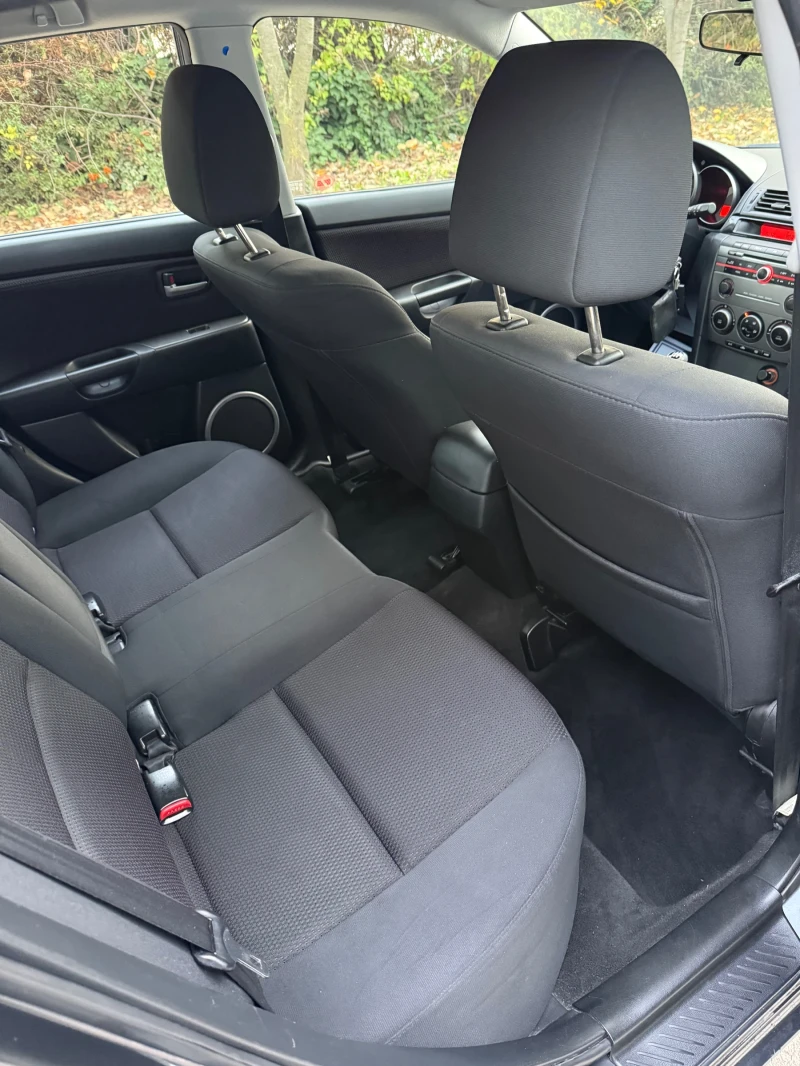 Mazda 3 1.6i Facelift, снимка 10 - Автомобили и джипове - 52449372