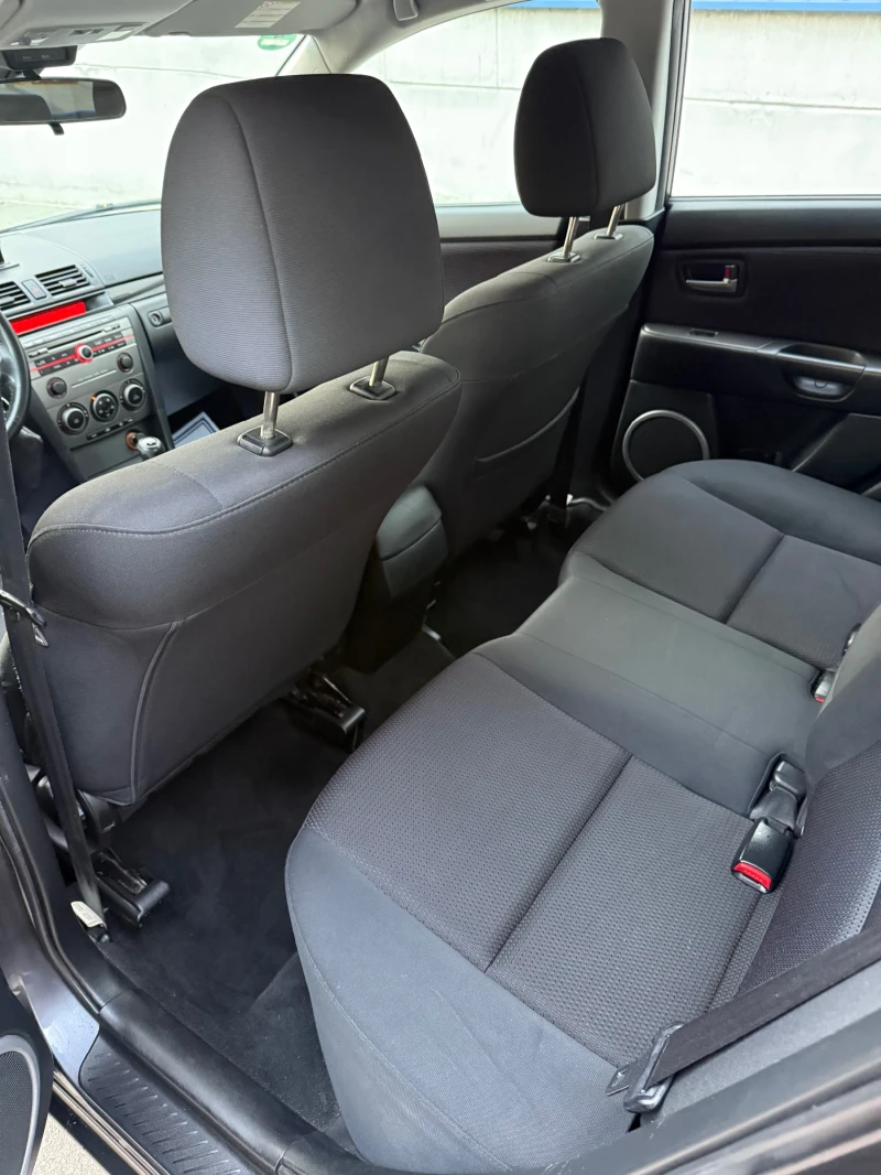 Mazda 3 1.6i Facelift, снимка 11 - Автомобили и джипове - 52449372