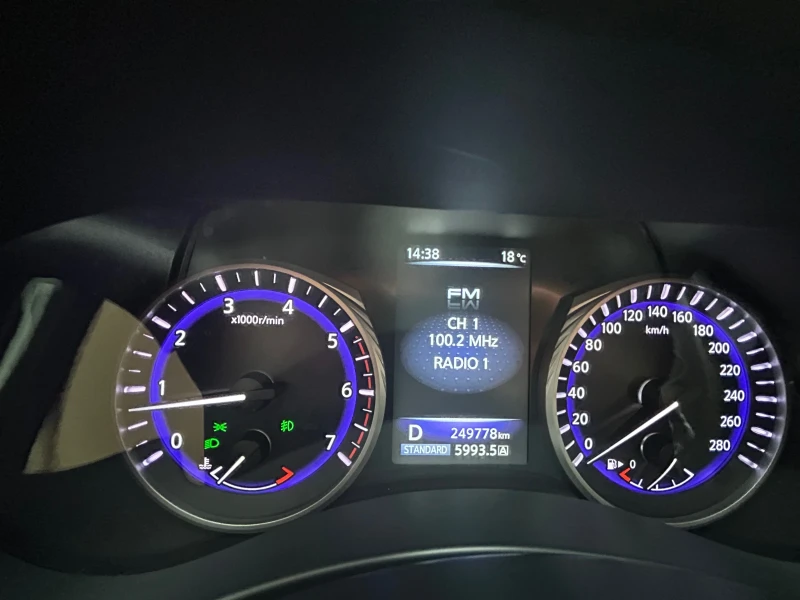 Infiniti Q50, снимка 12 - Автомобили и джипове - 52566556