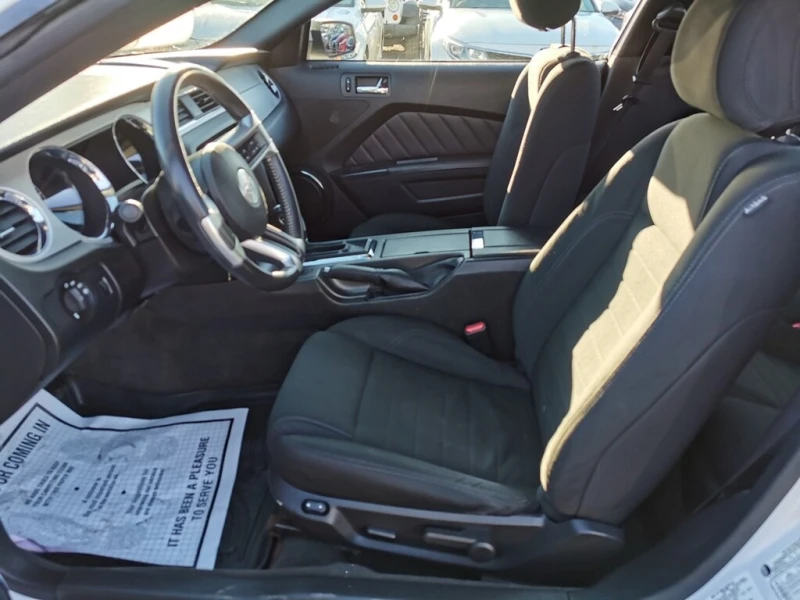 Ford Mustang * * CARFAX * * АВТО КРЕДИТ * * , снимка 10 - Автомобили и джипове - 53014195