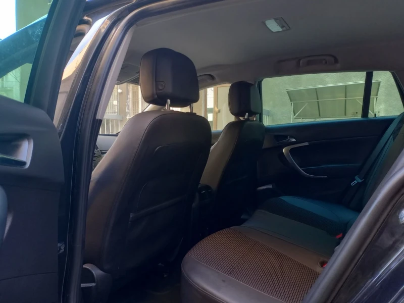 Opel Insignia, снимка 12 - Автомобили и джипове - 53274956