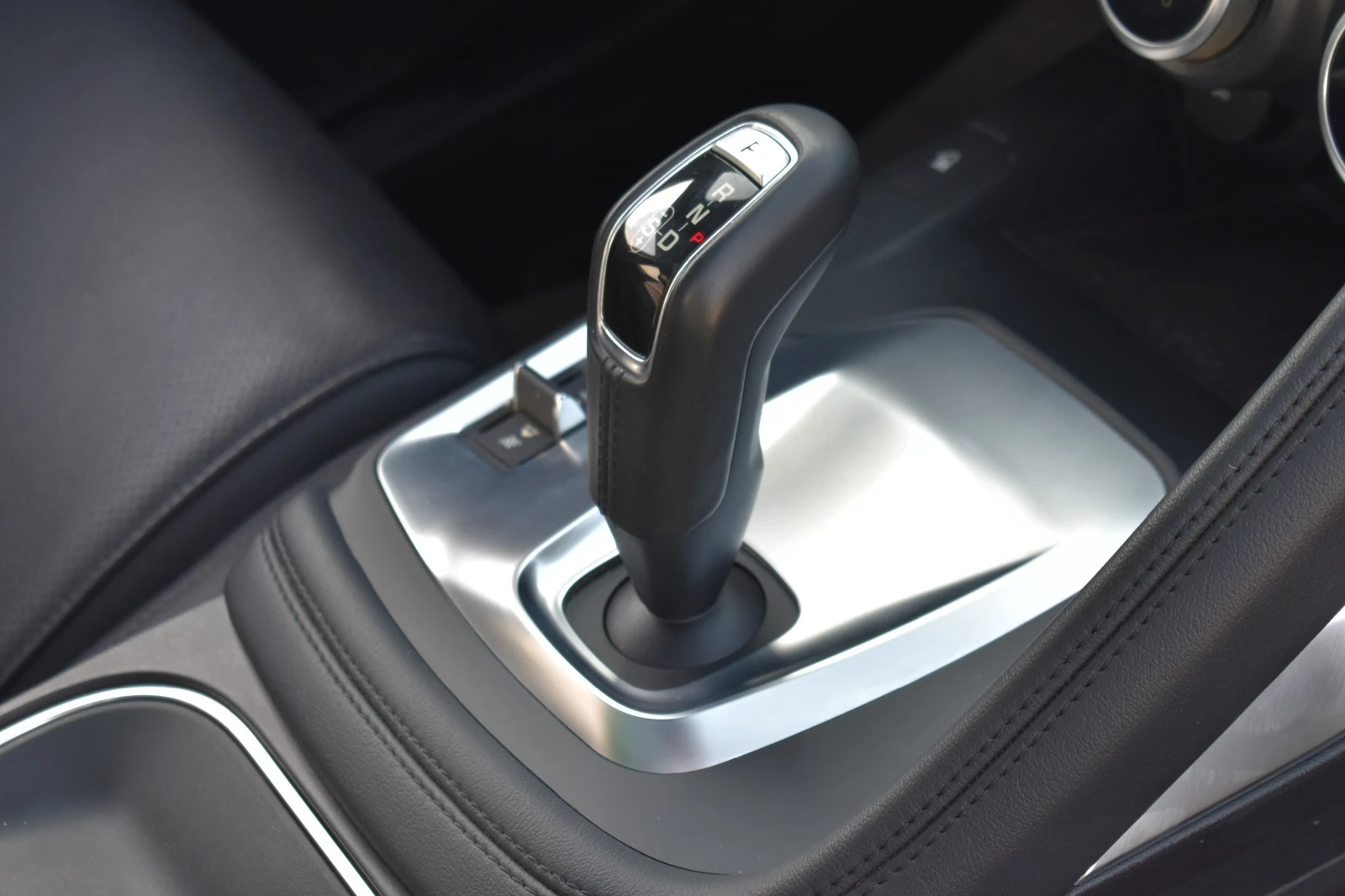 Jaguar E-pace 2.0D* D180* 9G-TRONIC* Luxury-edition*  | Mobile.bg   12