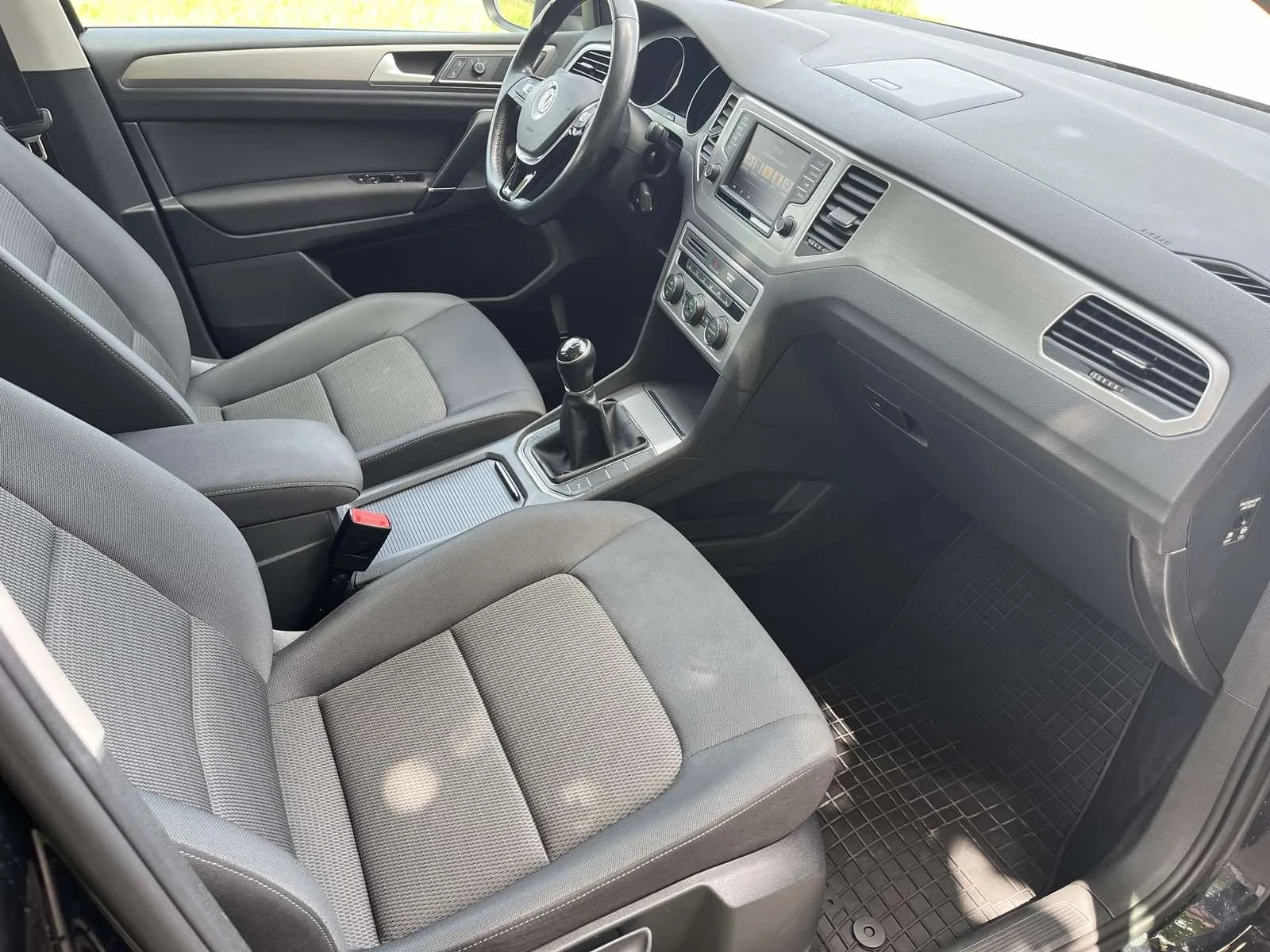 VW Sportsvan 1.6TDI - изображение 10