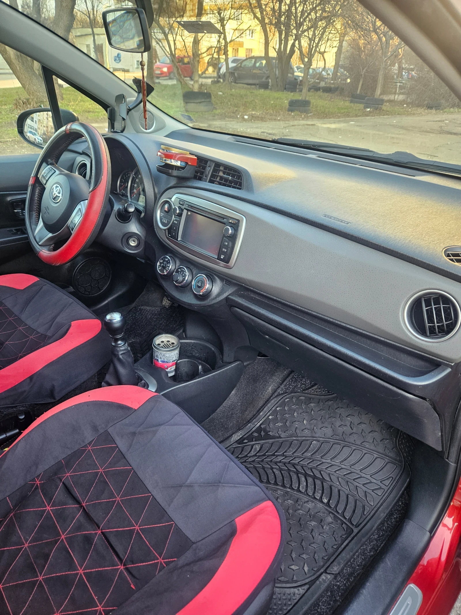 Toyota Yaris, снимка 6 - Автомобили и джипове - 53488220