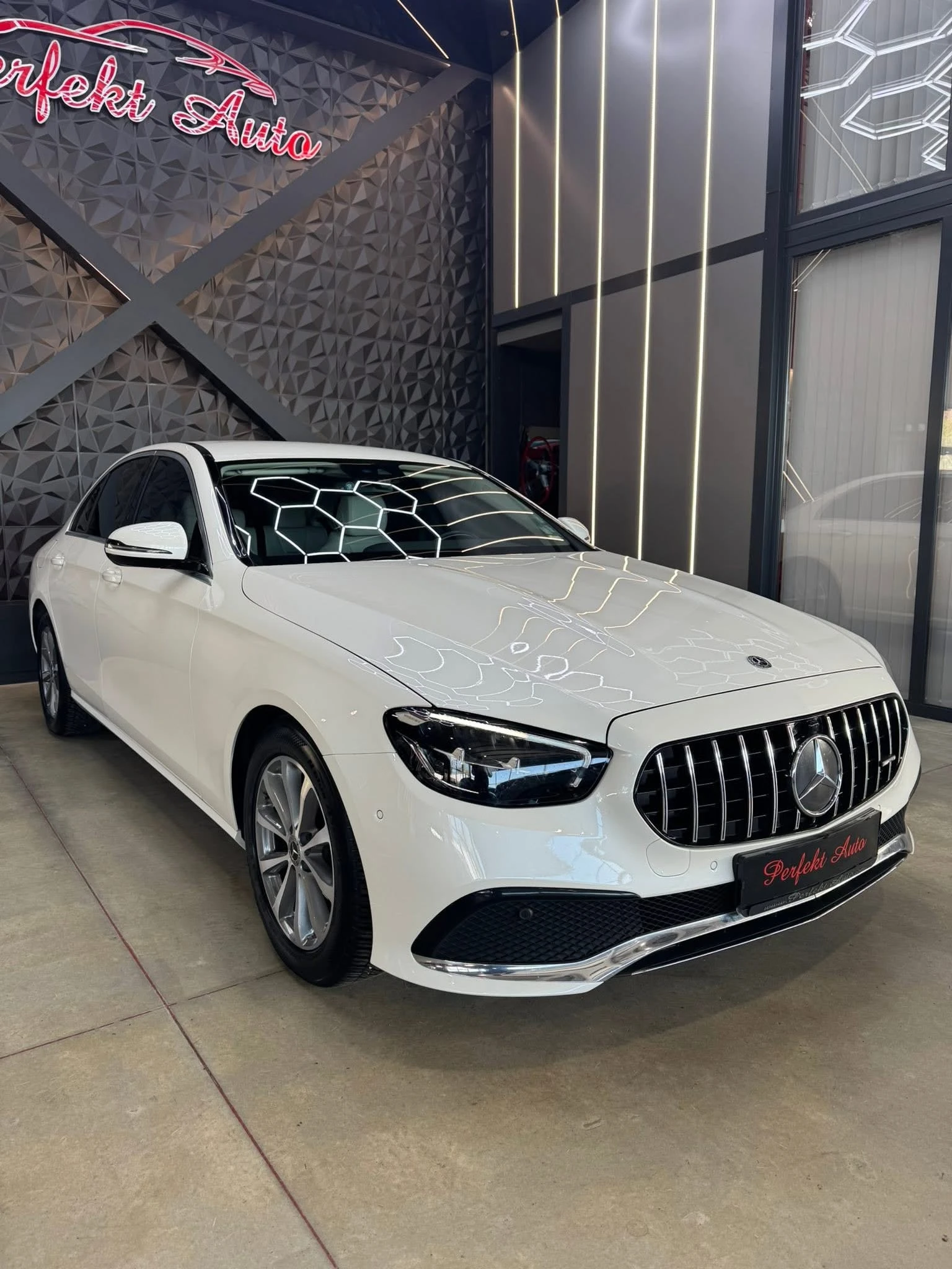 Mercedes-Benz E 200 FACELIFT 