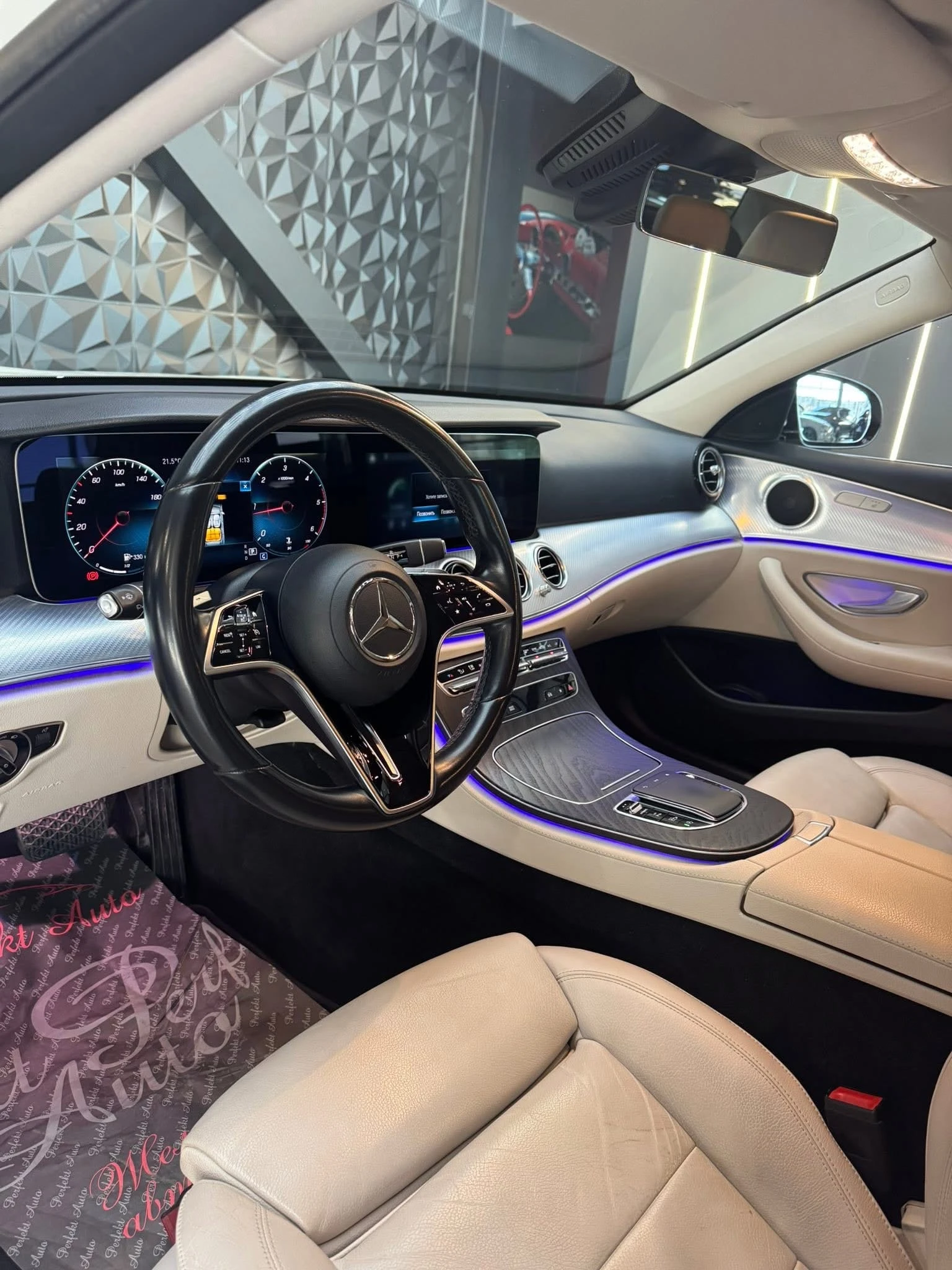 Mercedes-Benz E 200 FACELIFT , снимка 7 - Автомобили и джипове - 54564752