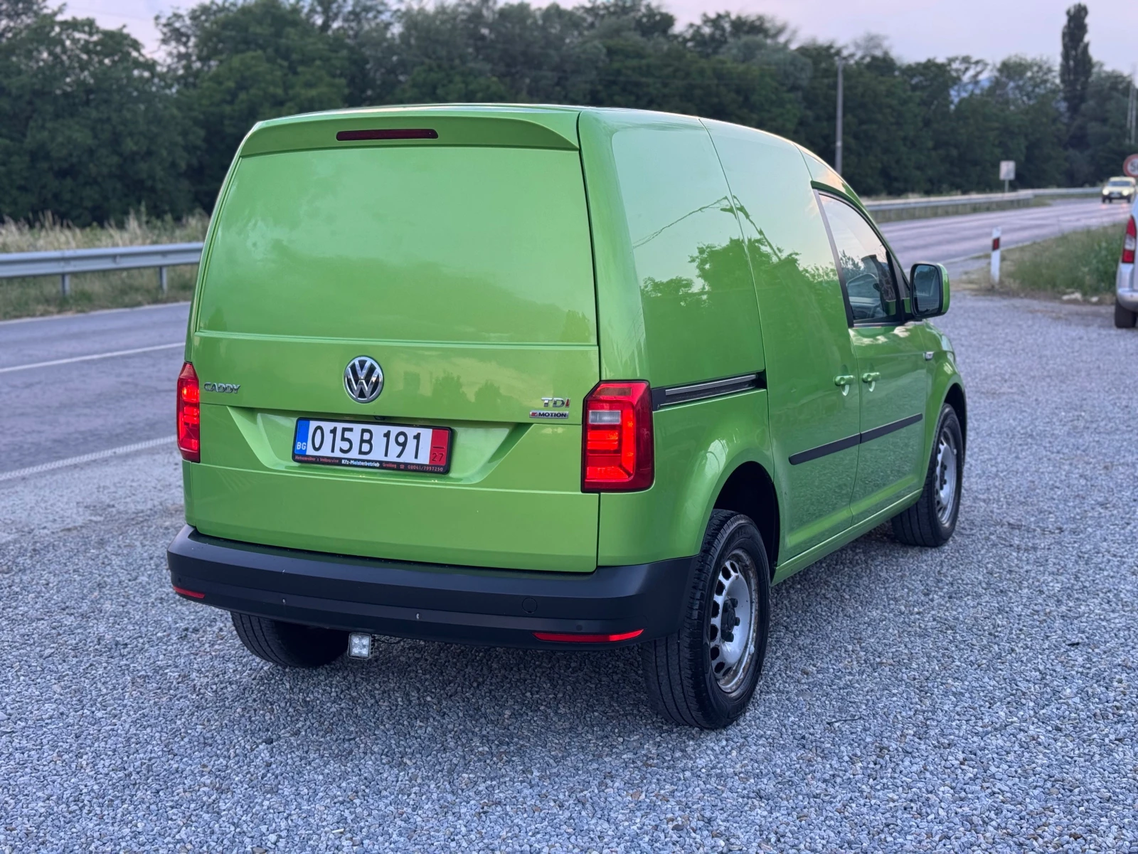 VW Caddy 2.0TDI 4-Motion * Климатик* Товарно * Германия, снимка 4 - Автомобили и джипове - 55015760