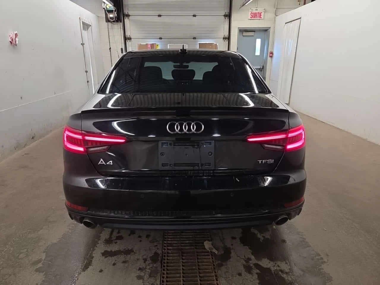 Audi A4 FULL S LINE/PROGRESSIV/CARFAX/ПОДГРЕВ/2 КЛЮЧА, снимка 4 - Автомобили и джипове - 55180368