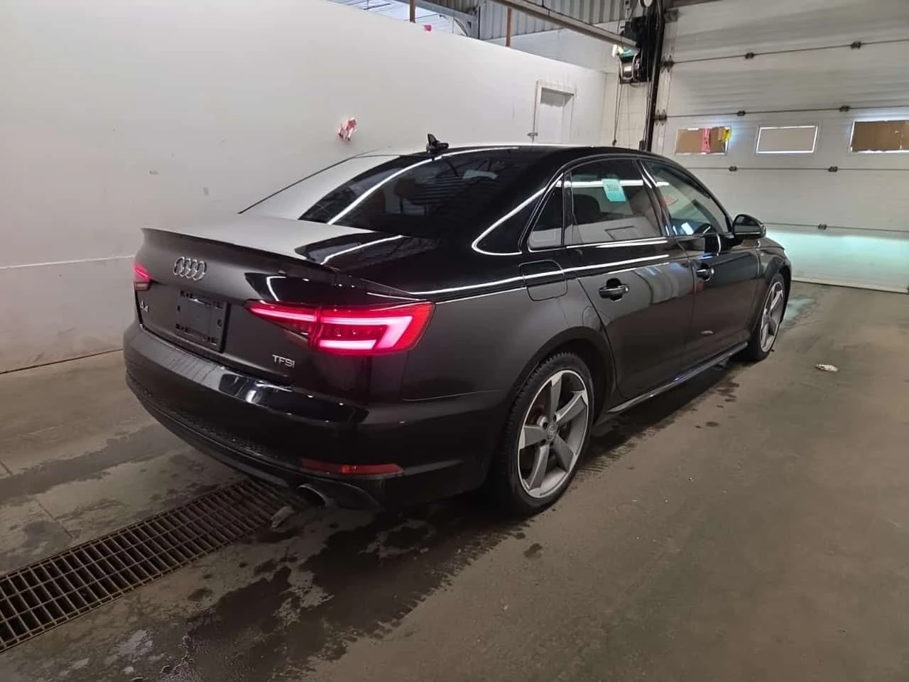 Audi A4 FULL S LINE/PROGRESSIV/CARFAX/ПОДГРЕВ/2 КЛЮЧА, снимка 3 - Автомобили и джипове - 55180368