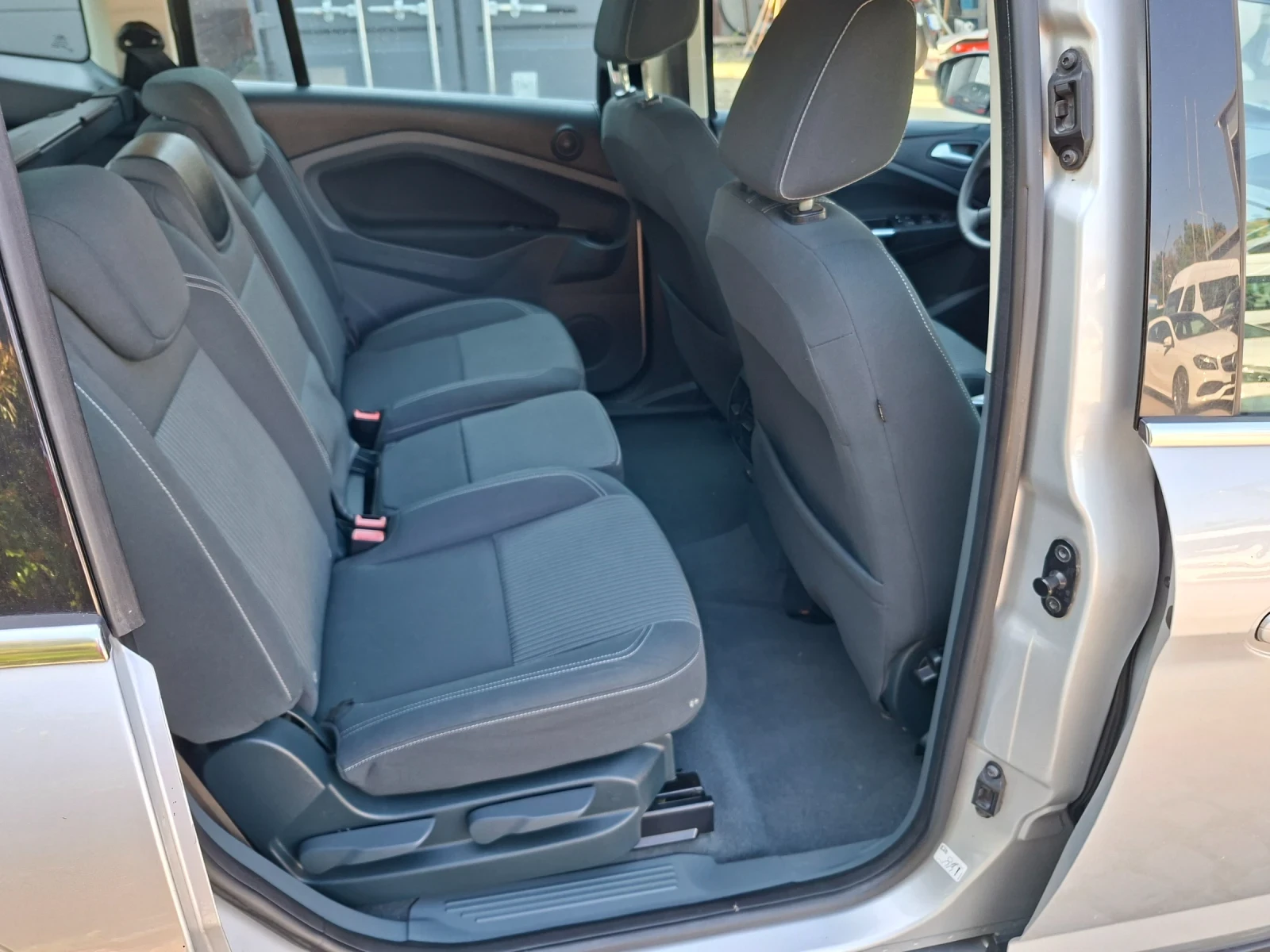 Ford Grand C-Max 1.6D 7местен, снимка 15 - Автомобили и джипове - 55445145