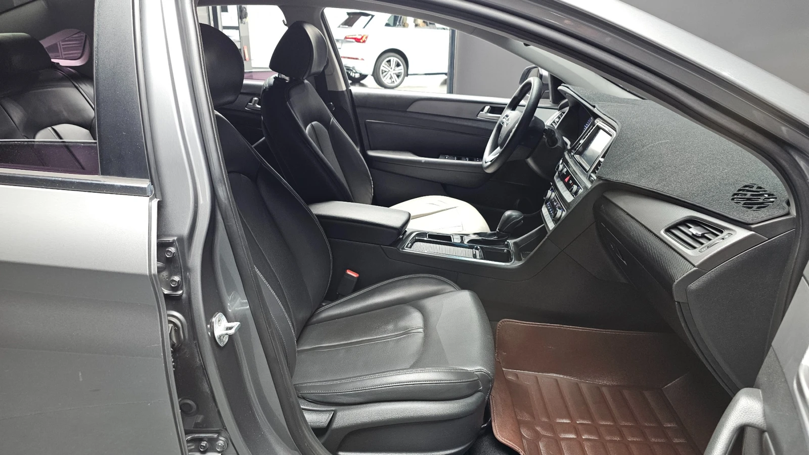 Hyundai Sonata, снимка 15 - Автомобили и джипове - 55599927