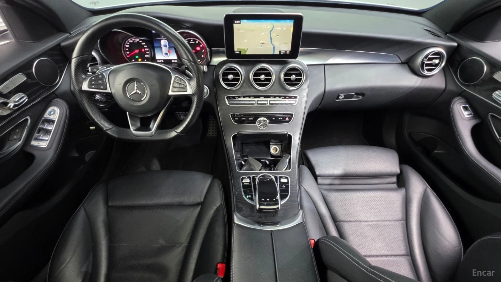 Mercedes-Benz C 200 4MATIC* AMG LINE* HEAD UP* DISTRO* LANE* PANO, снимка 3 - Автомобили и джипове - 55645705