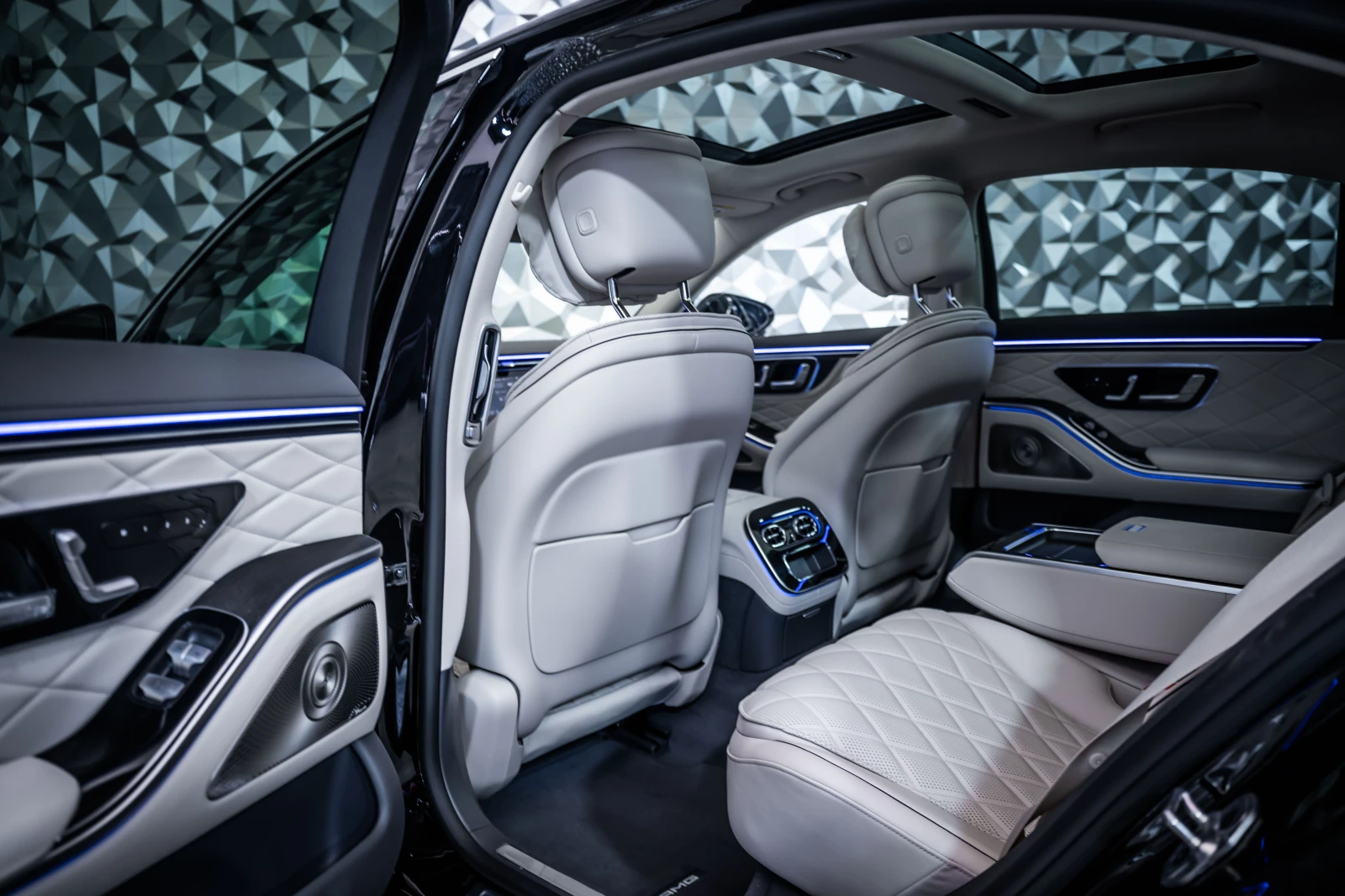 Mercedes-Benz S 450 d L 4M AMG* Pano* Burm* 360, снимка 14 - Автомобили и джипове - 55727362
