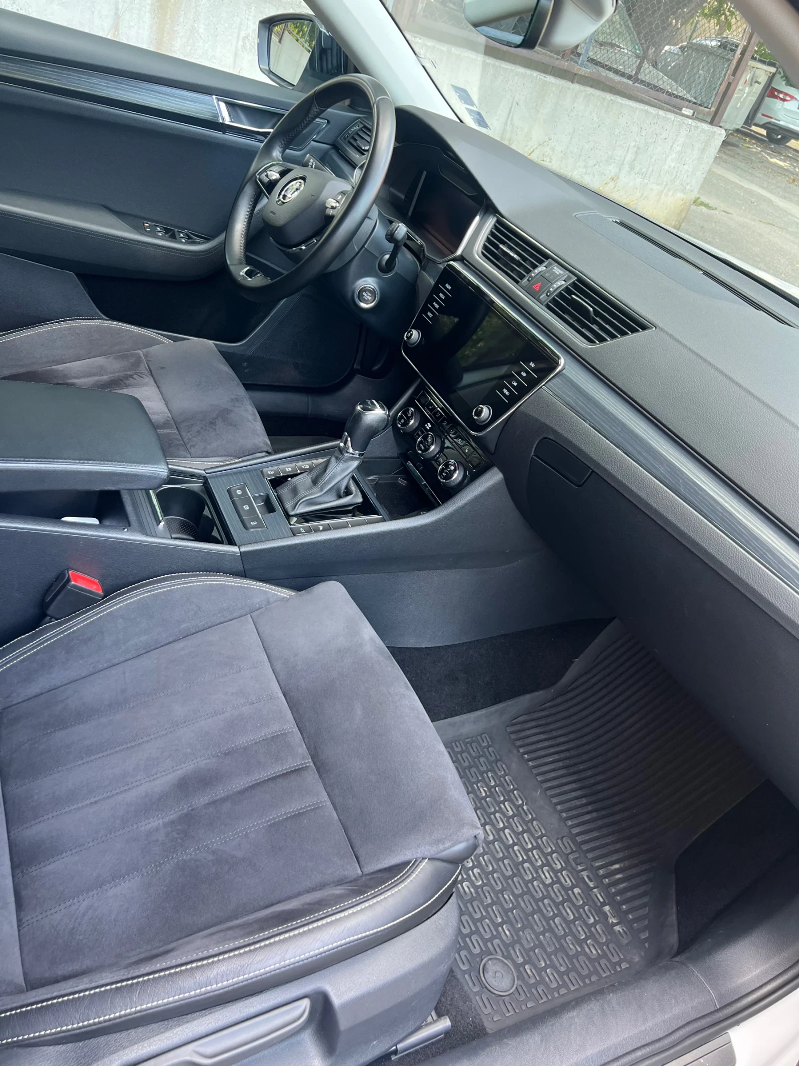 Skoda Superb, снимка 5 - Автомобили и джипове - 55836901