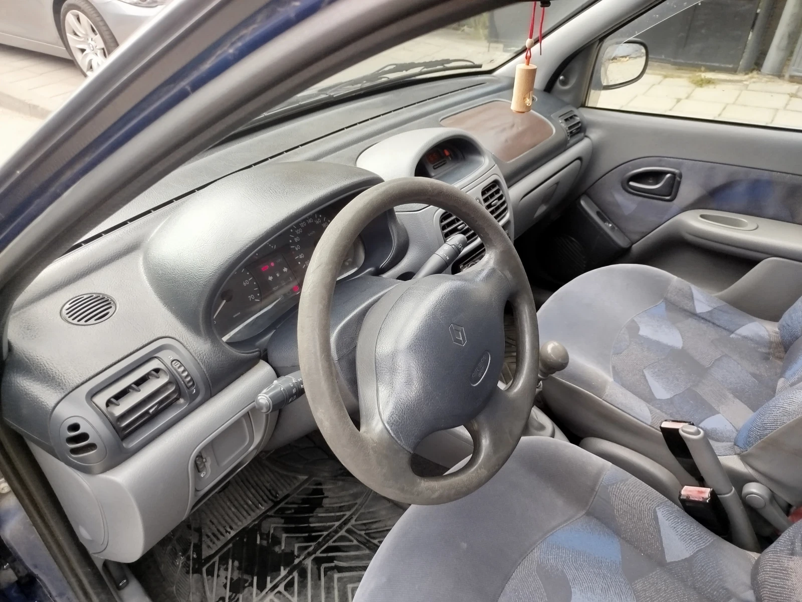 Renault Clio, снимка 9 - Автомобили и джипове - 55975484