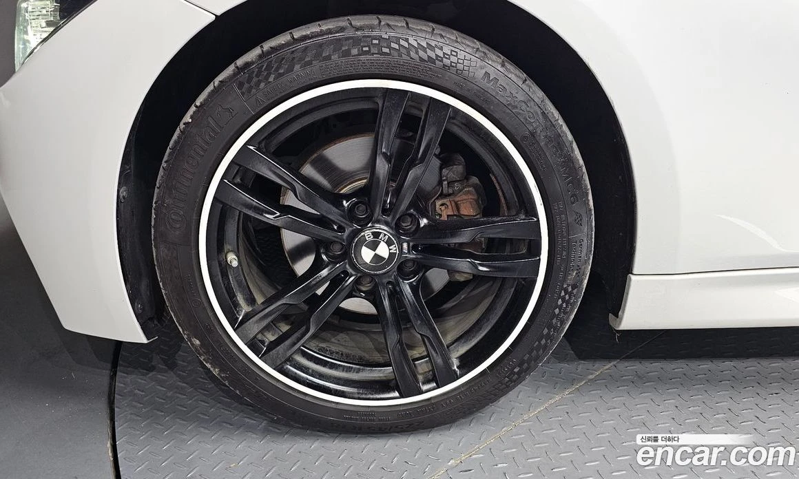 BMW 320 320d M Sport Shadow, снимка 5 - Автомобили и джипове - 56156580