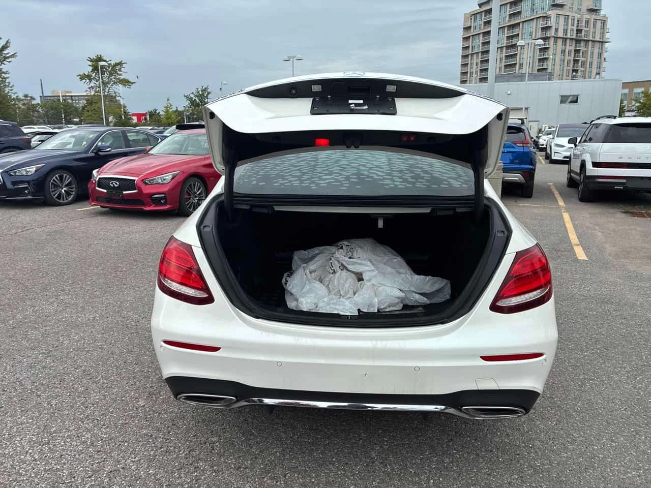 Mercedes-Benz E 300 * CARFAX * ЦЕНА ДО БГ, снимка 5 - Автомобили и джипове - 56165836