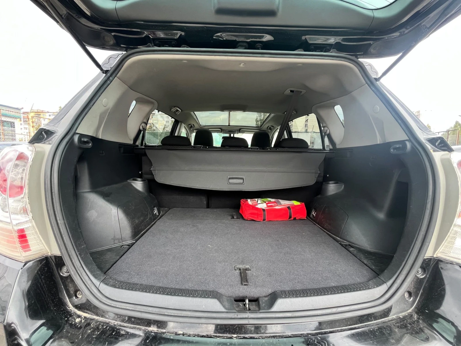 Toyota Verso 2.0 дизел автоматик, снимка 7 - Автомобили и джипове - 56317707