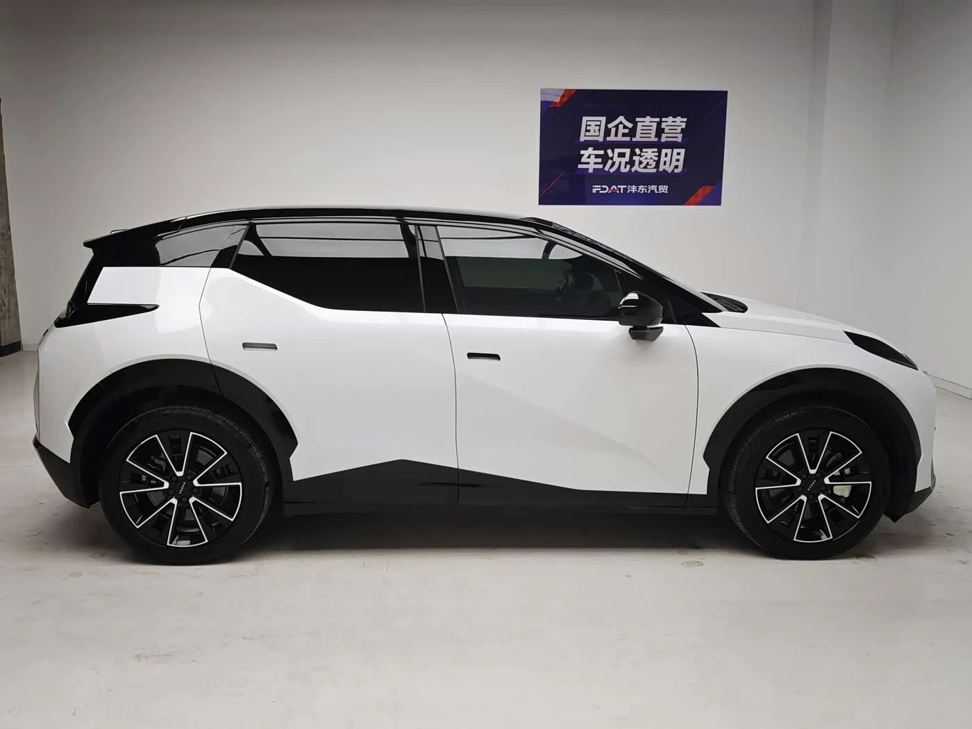 Zeekr X AWD YOU Edition 4-Seater, снимка 7 - Автомобили и джипове - 56719261