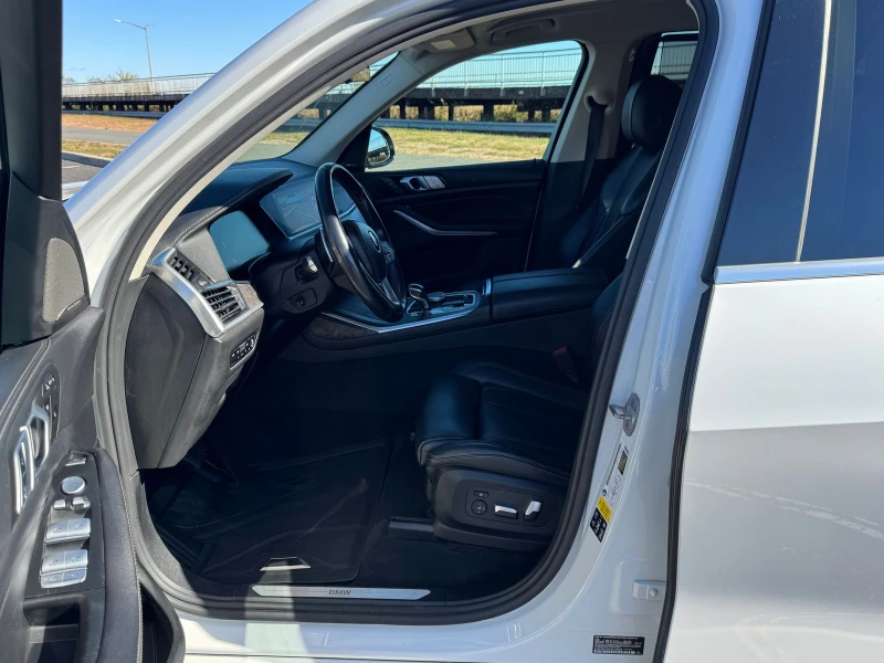 BMW X7 Mineral White Metallic, снимка 9 - Автомобили и джипове - 52662118