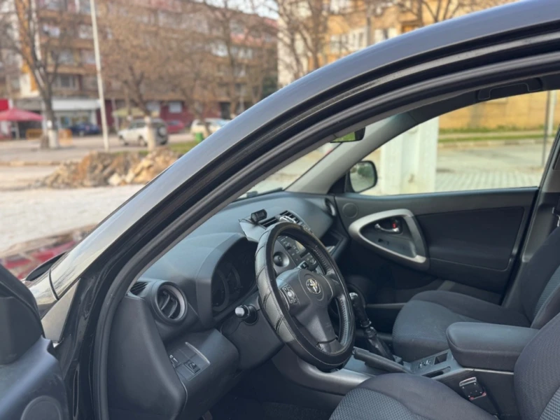 Toyota Rav4, снимка 2 - Автомобили и джипове - 52740365