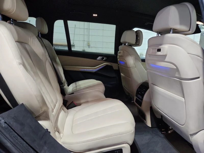 BMW X7 XDRIVE40I| HARMAN| HuD| ЩОРИ| SOFT CLOSE| ПАНО, снимка 11 - Автомобили и джипове - 53046363