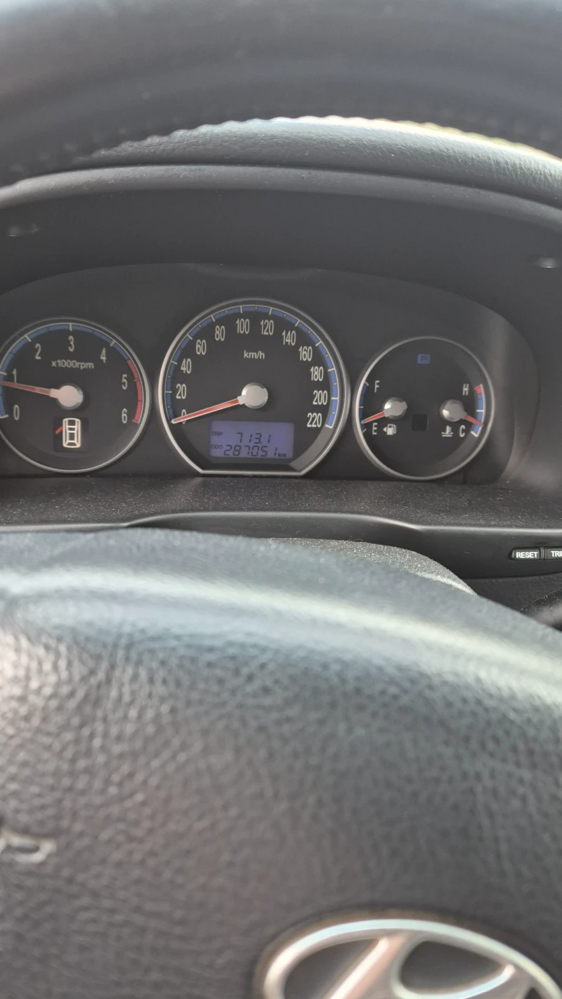 Hyundai Santa fe 2.2- 7 места, снимка 5 - Автомобили и джипове - 53133799