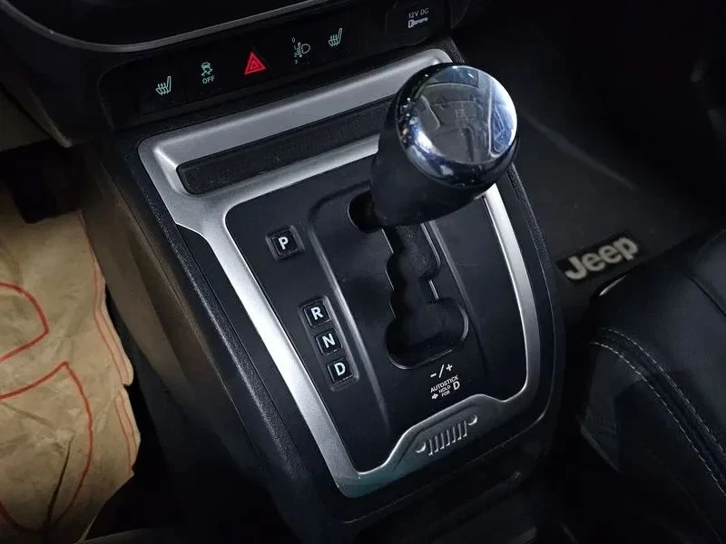Jeep Compass, снимка 9 - Автомобили и джипове - 56733503
