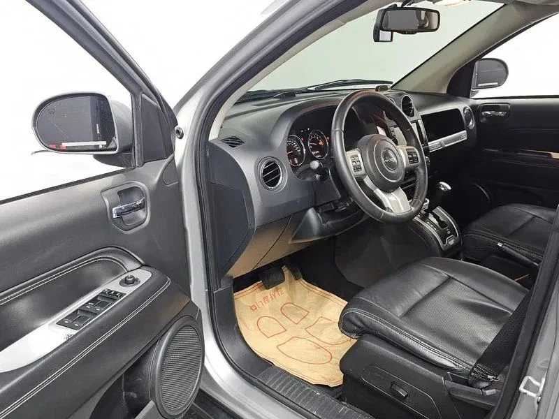 Jeep Compass, снимка 10 - Автомобили и джипове - 56733503