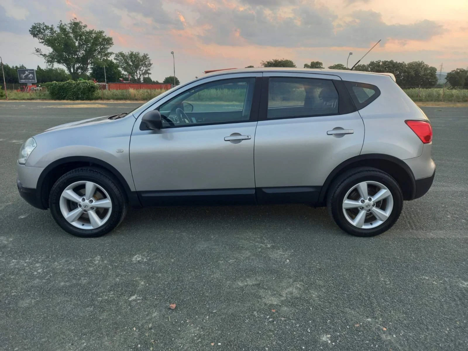 Nissan Qashqai 2.0 - изображение 3