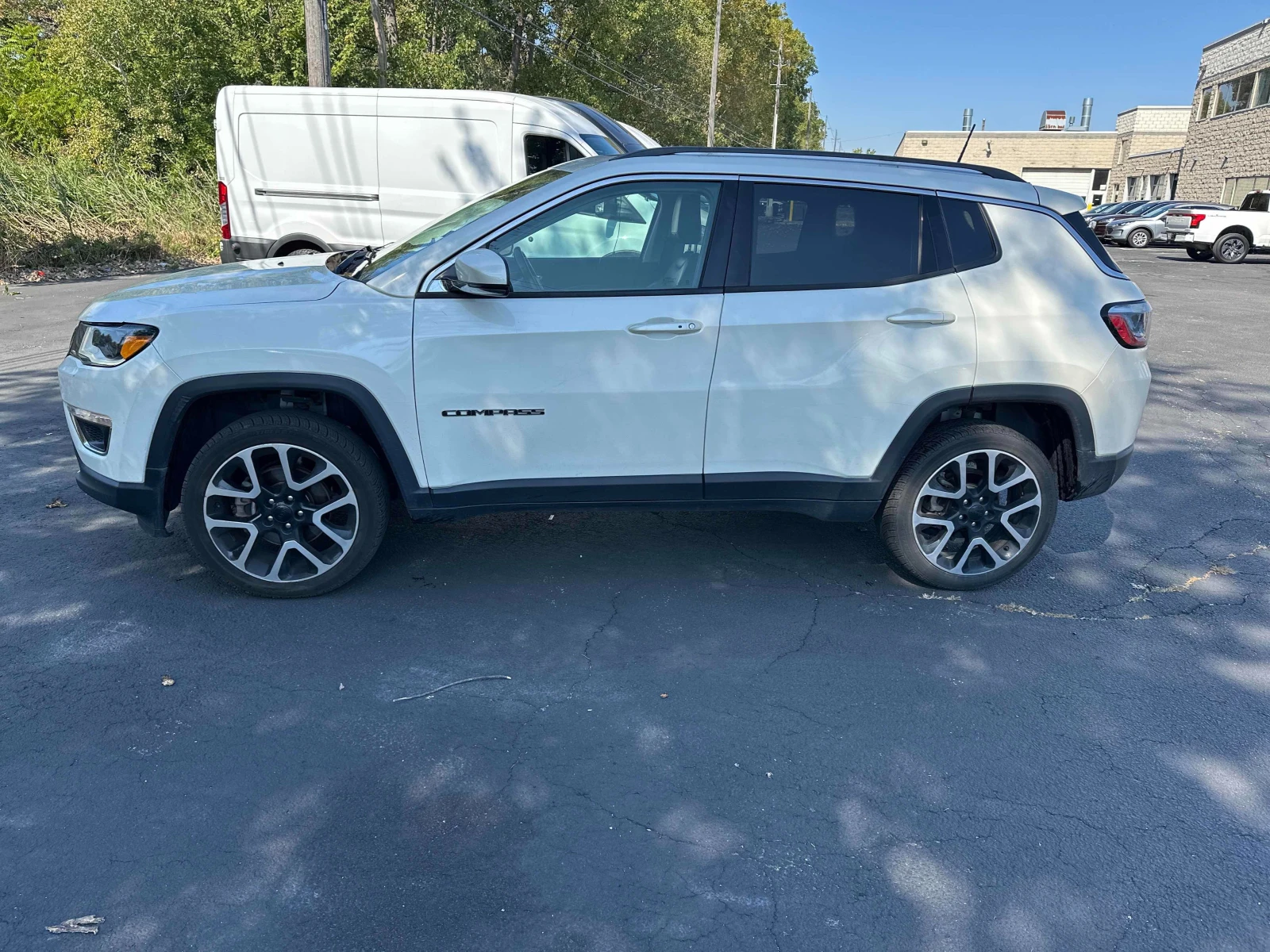 Jeep Compass * Limited* * АВТКРЕДИТ* * ЦЕНА ДО БЪЛГАРИЯ*  - изображение 2