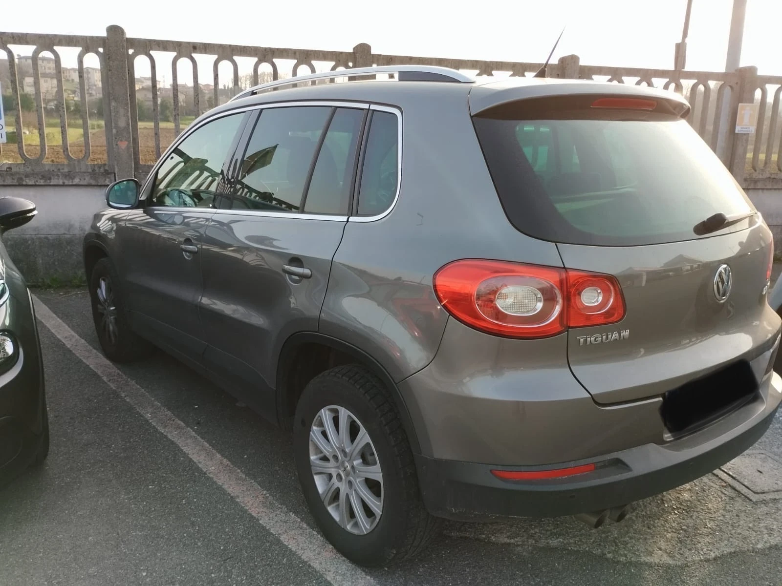 VW Tiguan 2.0TDI / 4motion / AUTOMATIC / PANORAMA , снимка 3 - Автомобили и джипове - 53820140