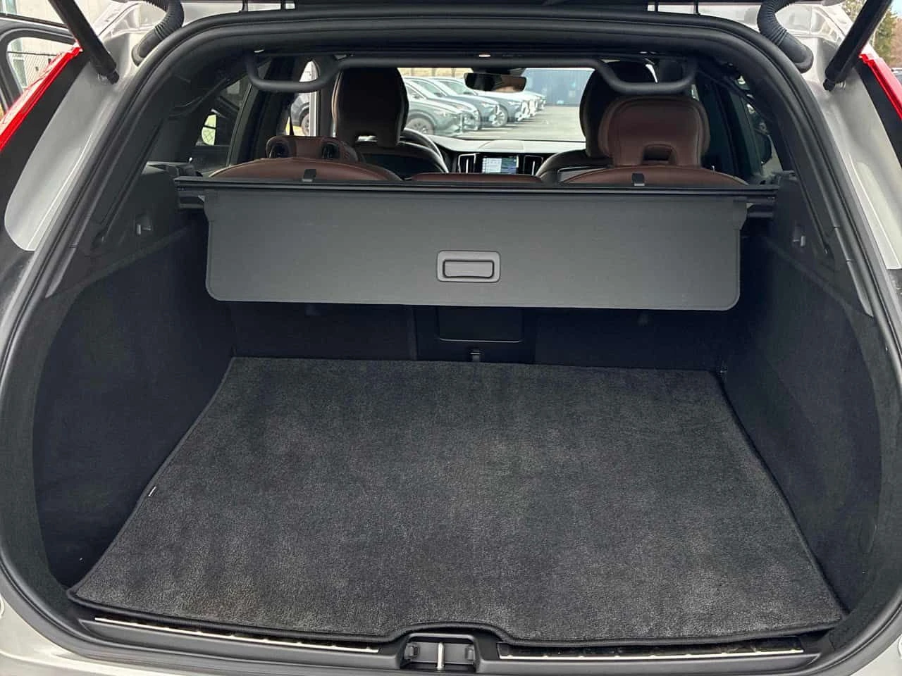 Volvo XC60 * Plus Dark Theme БЕЗ ЗАБЕЛЕЖКИ, снимка 11 - Автомобили и джипове - 54222373