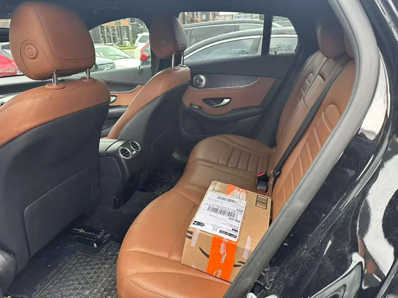 Mercedes-Benz GLC 300 | BURMESTER | ПОДГРЕВ | CARFAX | АВТОКРЕДИТ | , снимка 11 - Автомобили и джипове - 54545864